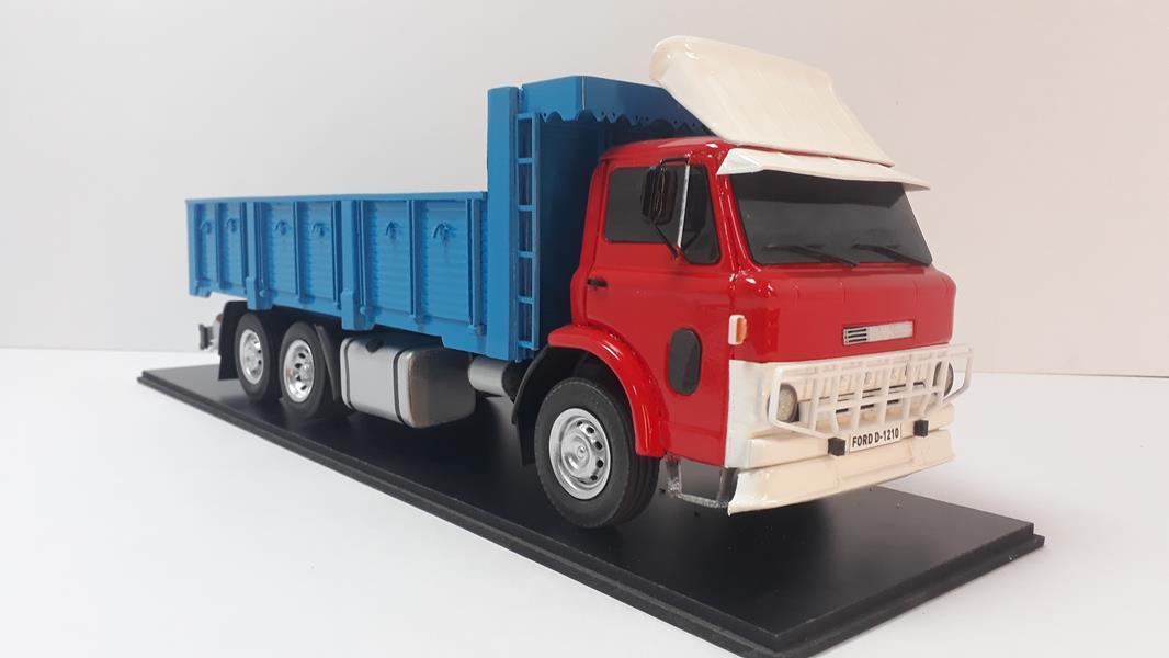 MAKET BOY:47-YÜKSEKLİK:16 CM 1:18 ÖLÇÜ FORD D-1210 KASALI KAMYON KIRMIZI BEYAZ PANJUR