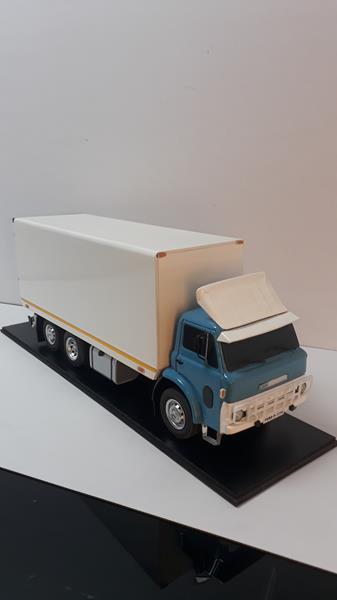 MAKET BOY:47-YÜKSEKLİK:19 CM 1:18 ÖLÇÜ FORD D-1210 KAPALI KASA KAMYON BEYAZ PANJUR
