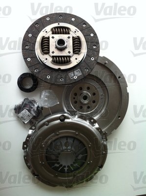 x DEBRİYAJ SETİ VOLANLI KIT4P PASSAT-A4-A6 2.5TDI 97-05 AFB-AKN