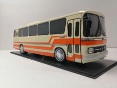 MAKET BOY:60-YÜKSEKLİK:17 CM 1:18 ÖLÇÜ MERCEDES OTOMARSAN O-302 BEYAZ TURUNCU 76 KUŞAKLI