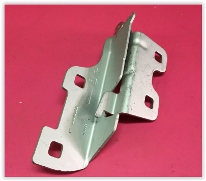 x MOTOR KAPUT MENTEŞESİ SAĞ CLIO II