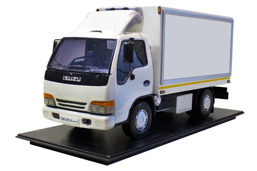 MAKET BOY:58-YÜKSEKLİK:29 CM 1:10 ÖLÇÜ ISUZU KAMYON IŞIKLI
