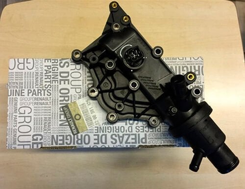 TERMOSTAT KOMPLE CLIO 2 1.4 16V-1.6 16V 98 LAGUNA 2 1.6 16V 01 TAHLİYE BORULU