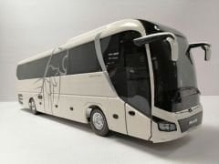MAKET BOY:68-YÜKSEKLİK:21 CM 1:18 ÖLÇÜ MAN LION S COACH BEYAZ