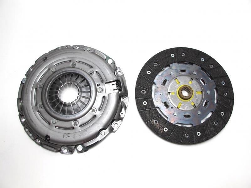 DEBRİYAJ SETİ BASKI DİSK DOBLO-LINEA-GRANDE PUNTO-PUNTO EVO 1.6 D MTJ 2010 240mm 940A3.000