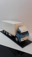 MAKET BOY:47-YÜKSEKLİK:19 CM 1:18 ÖLÇÜ FORD D-1210 KAPALI KASA KAMYON BEYAZ PANJUR
